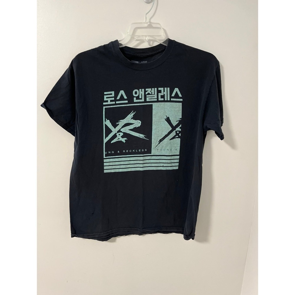 Young and Reckless T-shirt‎ size large